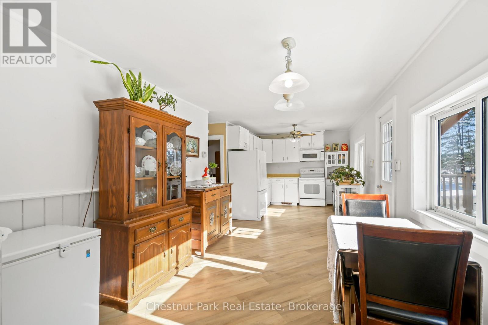 12 Ferndale Road, Muskoka Lakes, Ontario  P0B 1J0 - Photo 10 - X12791544