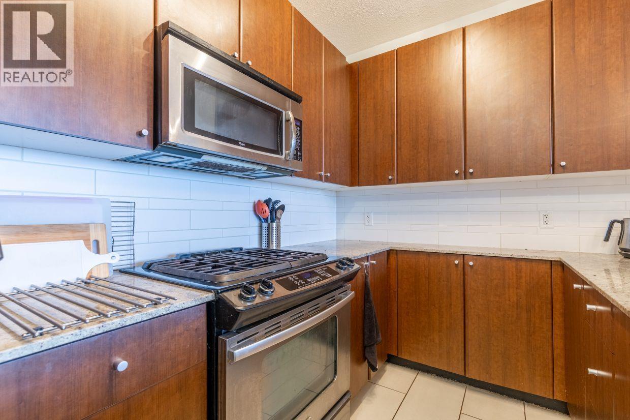 1904 280 Ross Drive, New Westminster, British Columbia  V3L 0C2 - Photo 8 - R3102059