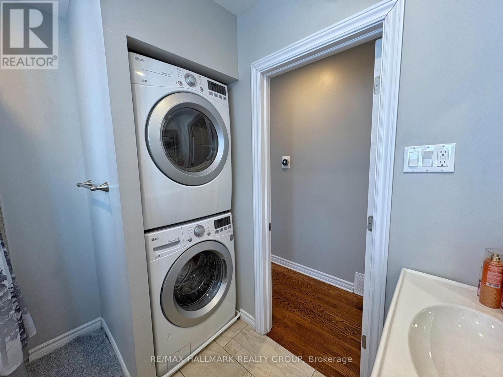 18 Forest Park Avenue, Ottawa, Ontario  K2E 5A1 - Photo 18 - X12905536