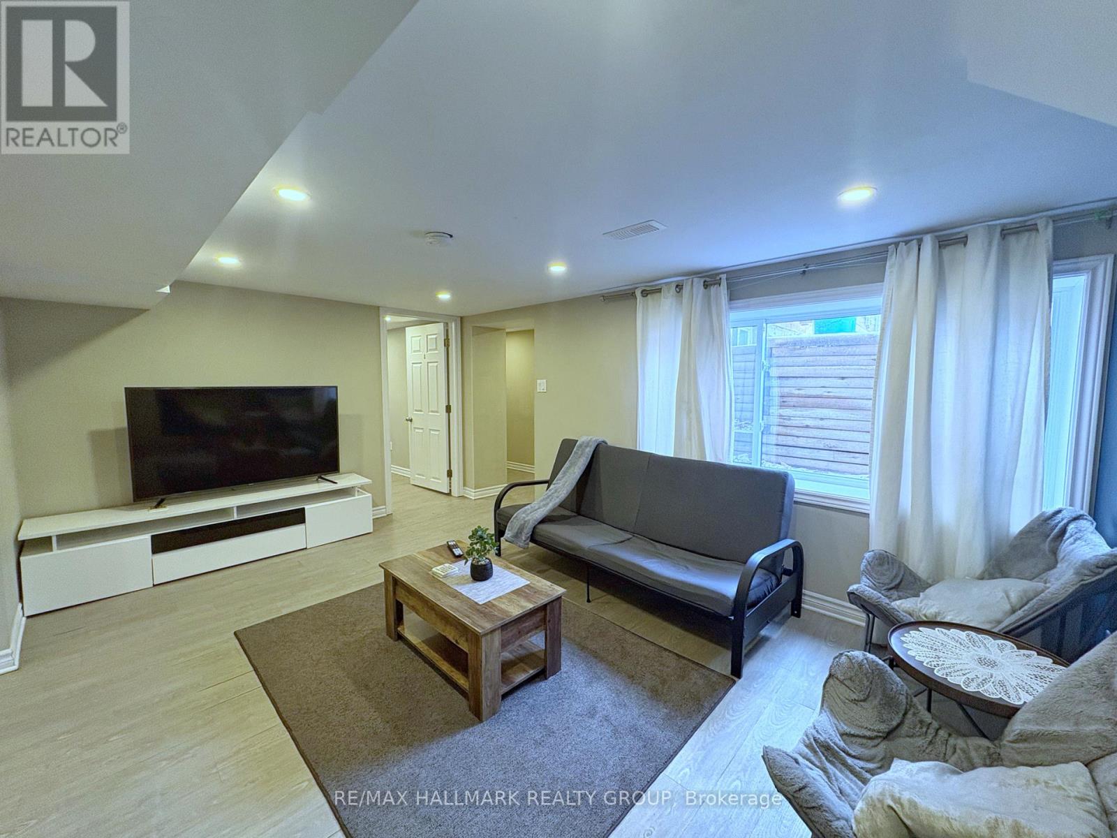 18 Forest Park Avenue, Ottawa, Ontario  K2E 5A1 - Photo 21 - X12905536