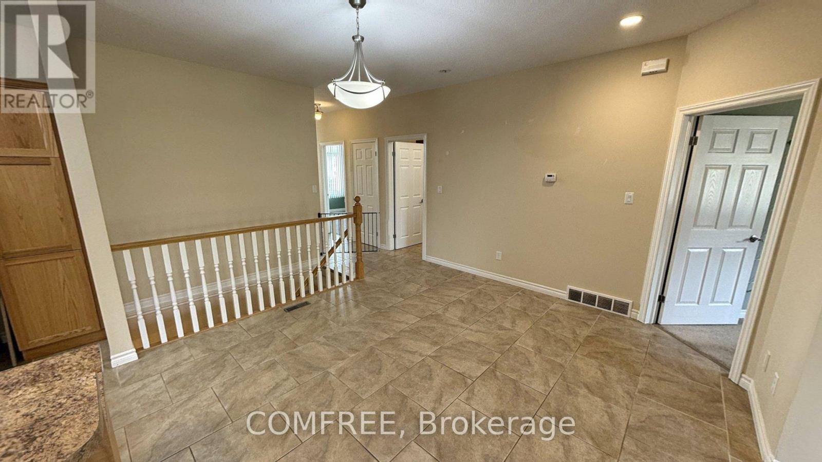 1 - 220 Walnut Street, Lucan Biddulph, Ontario N0M 2J0 - Photo 5 - X12905540