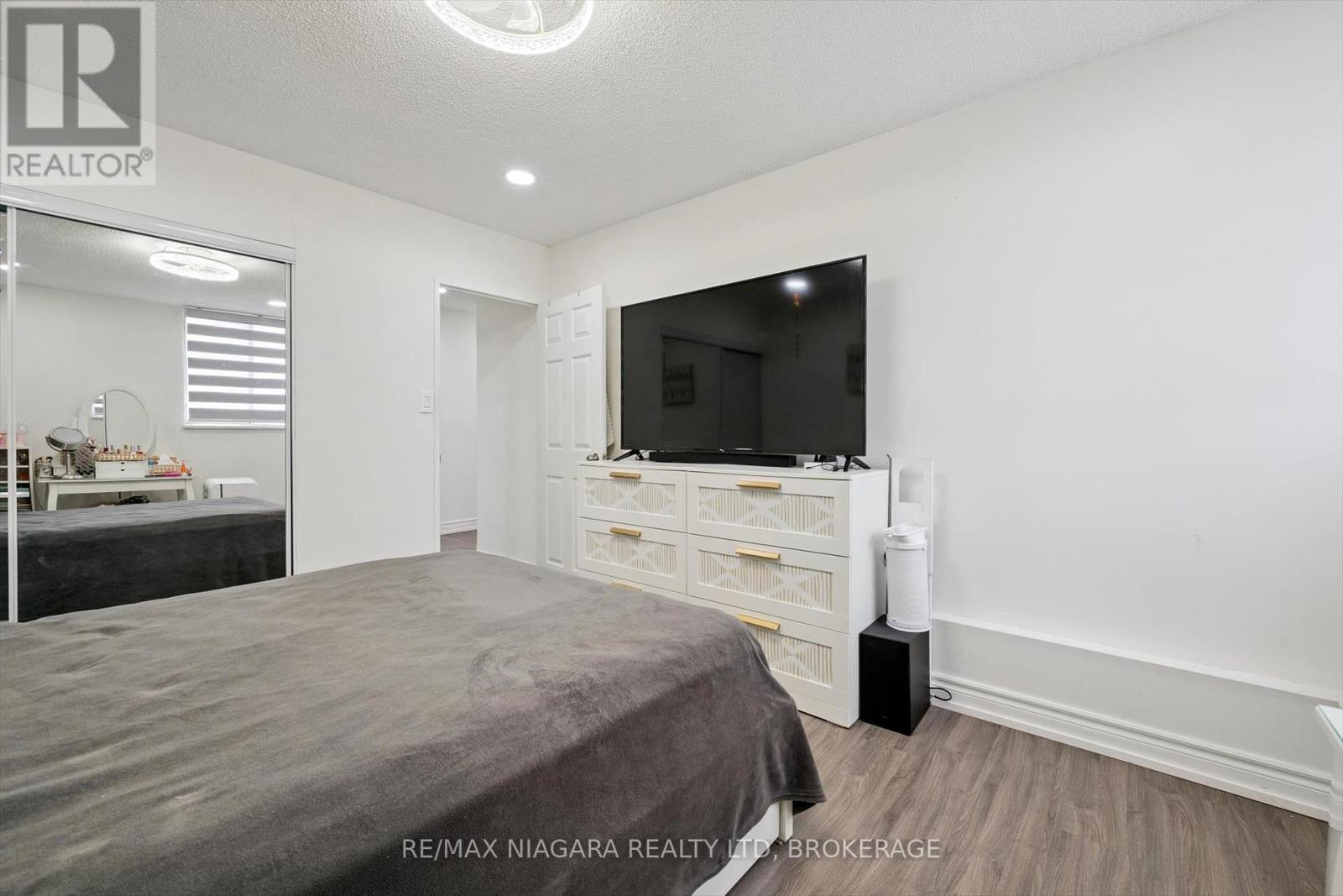 2306 - 340 Dixon Road, Toronto, Ontario  M9R 1T1 - Photo 14 - W12905544