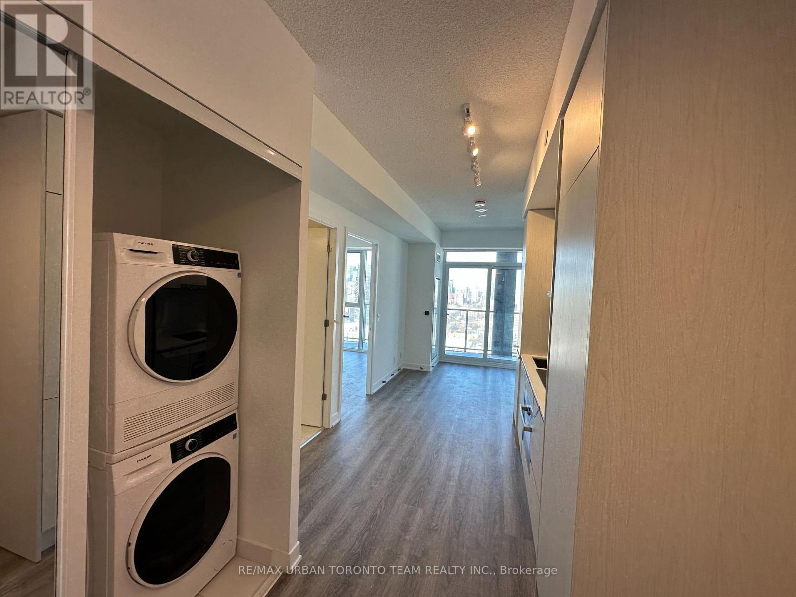 3615 - 180 Front Street E, Toronto, Ontario  M5A 0K9 - Photo 3 - C12905514