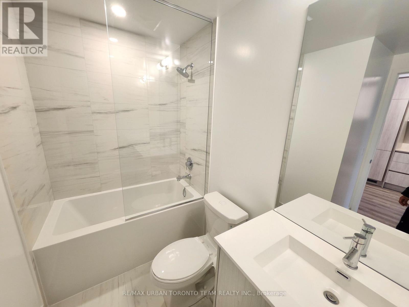 1801 - 180 Front Street E, Toronto, Ontario  M5A 0K9 - Photo 7 - C12905564
