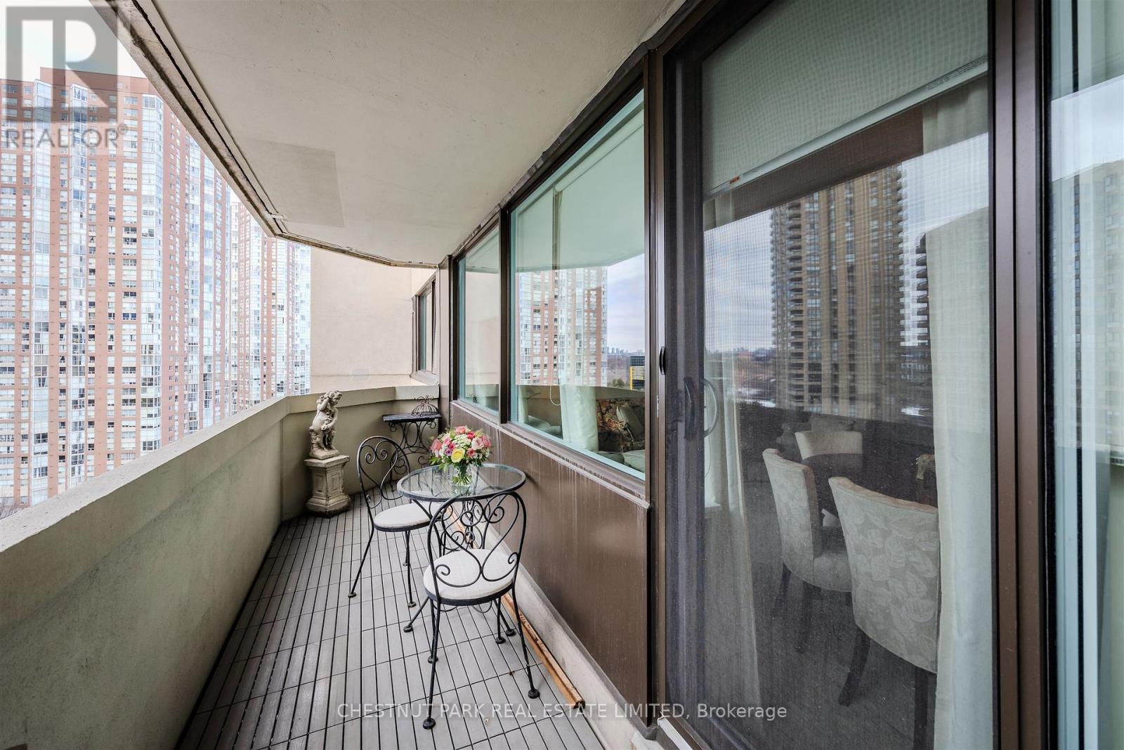 1501 - 75 Wynford Heights Crescent, Toronto, Ontario  M3C 3H9 - Photo 30 - C12905574