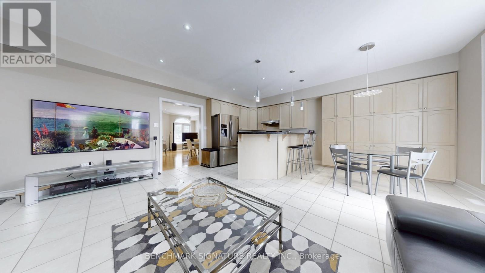 105 Doris Avenue, Toronto, Ontario M2N 4T2 - Photo 15 - C12905576