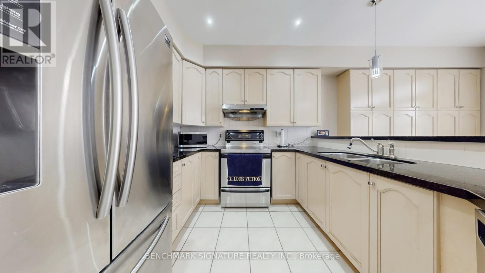 105 Doris Avenue, Toronto, Ontario M2N 4T2 - Photo 16 - C12905576