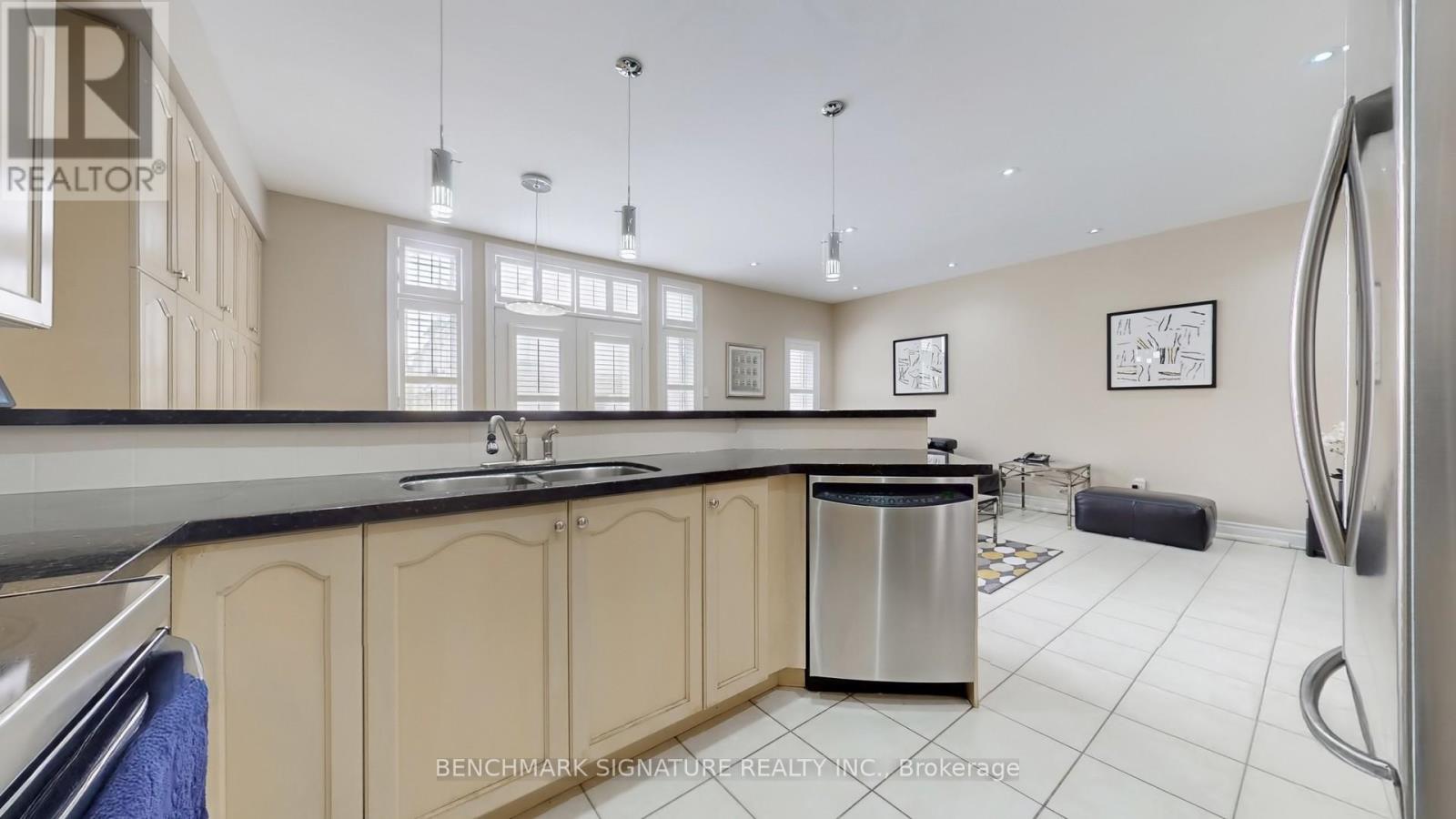 105 Doris Avenue, Toronto, Ontario M2N 4T2 - Photo 17 - C12905576