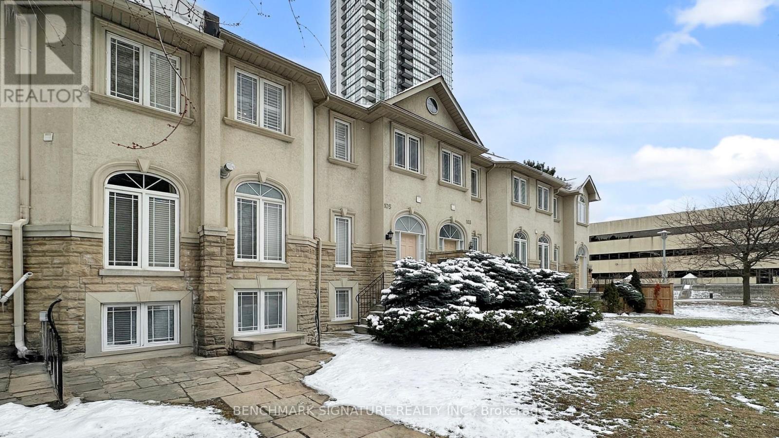 105 Doris Avenue, Toronto, Ontario M2N 4T2 - Photo 2 - C12905576