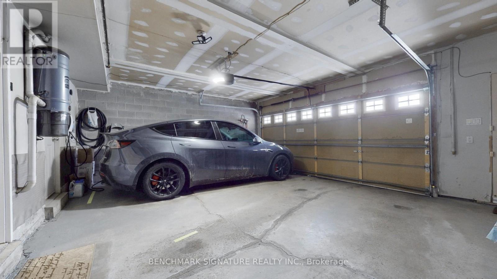 105 Doris Avenue, Toronto, Ontario M2N 4T2 - Photo 32 - C12905576