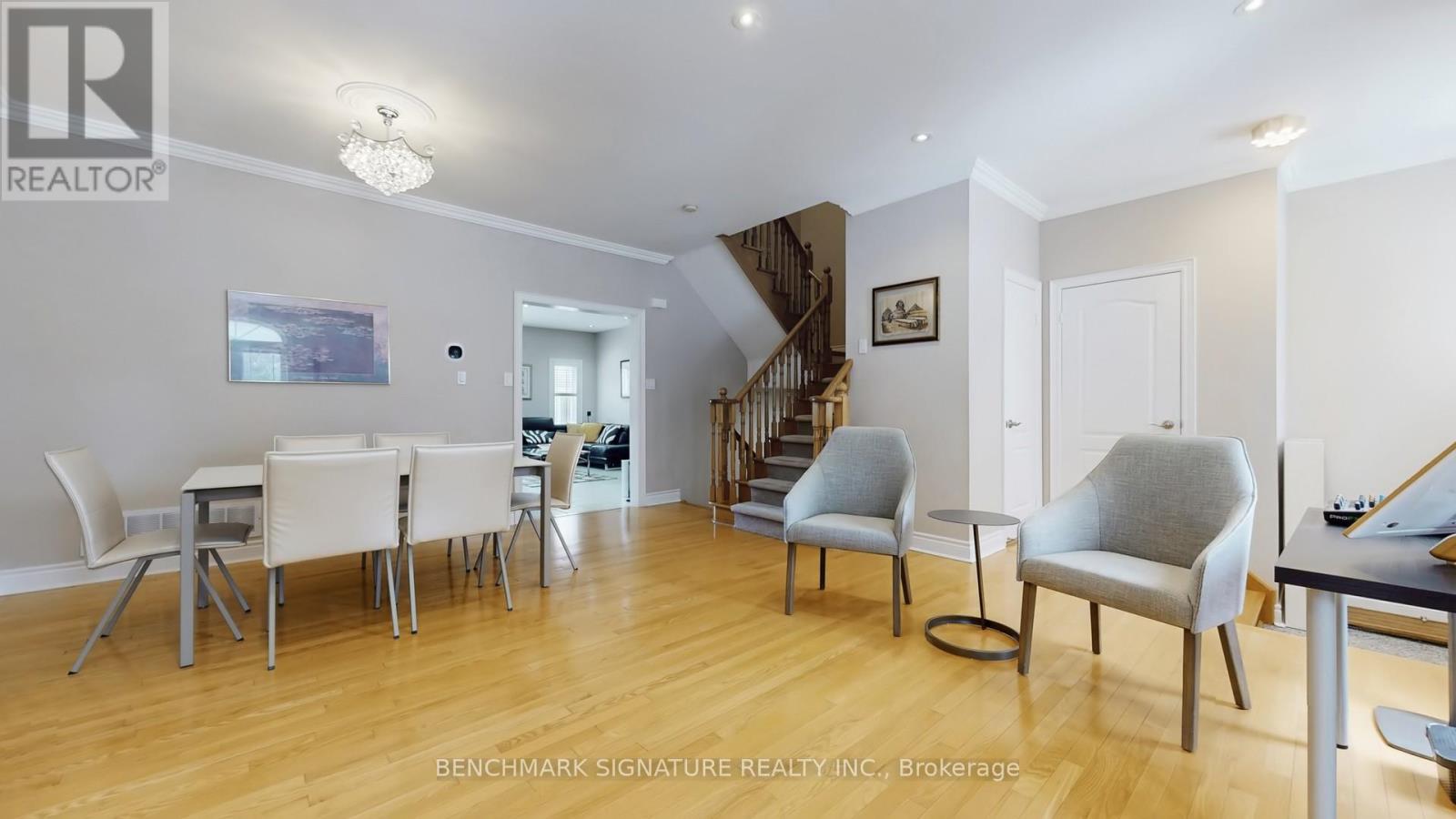 105 Doris Avenue, Toronto, Ontario M2N 4T2 - Photo 8 - C12905576