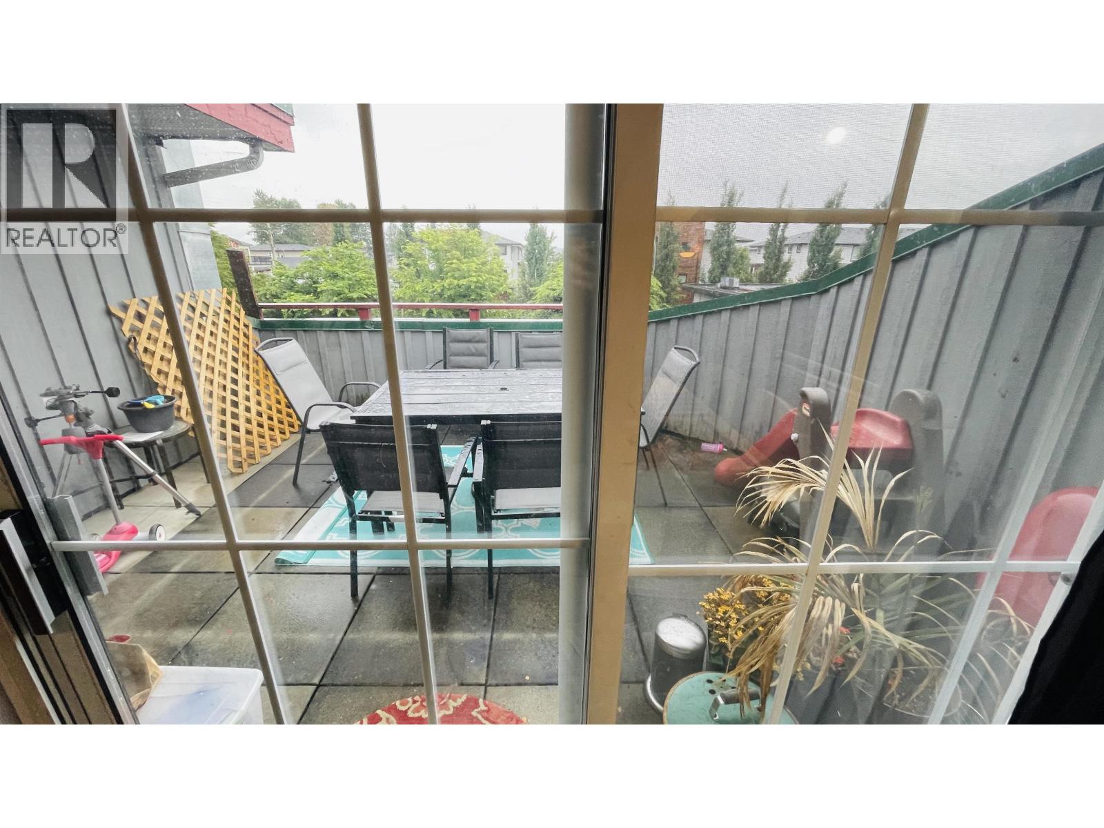 202 1102 Ewen Avenue, New Westminster, British Columbia  V3M 5E4 - Photo 2 - R3101775