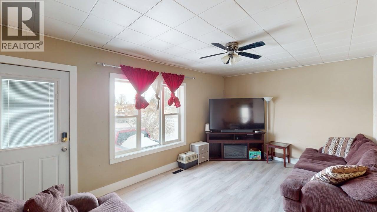 10407 105 Avenue, Fort St. John, British Columbia  V1J 2M7 - Photo 4 - R3102038