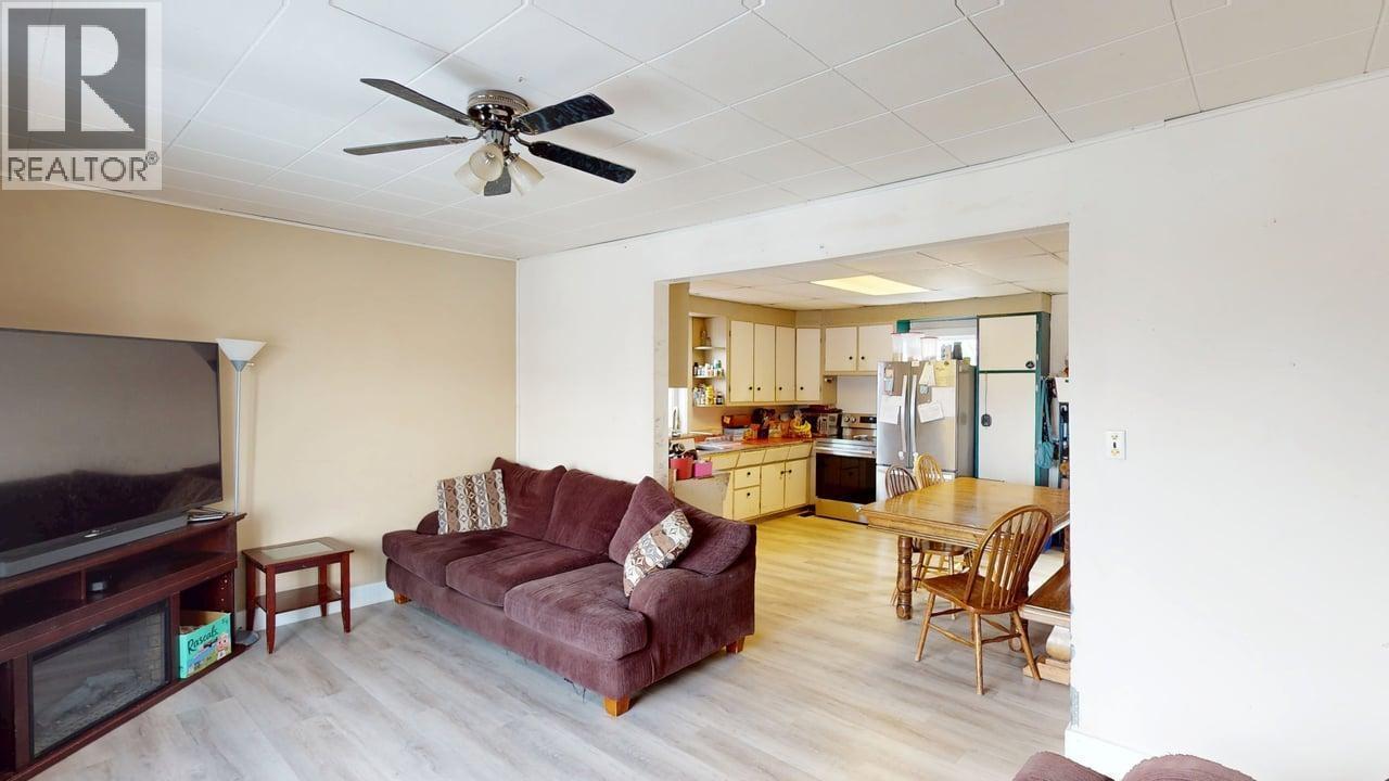 10407 105 Avenue, Fort St. John, British Columbia  V1J 2M7 - Photo 2 - R3102038