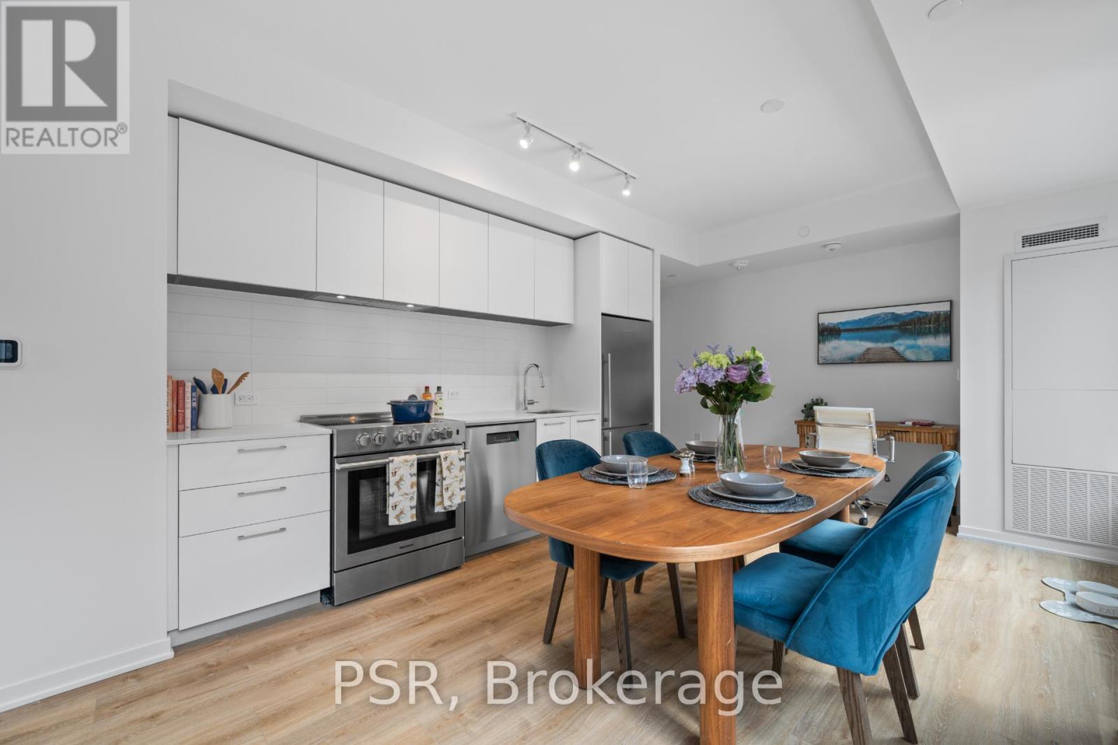 610 - 101 Roehampton Avenue, Toronto, Ontario  M4P 2W2 - Photo 3 - C12706454