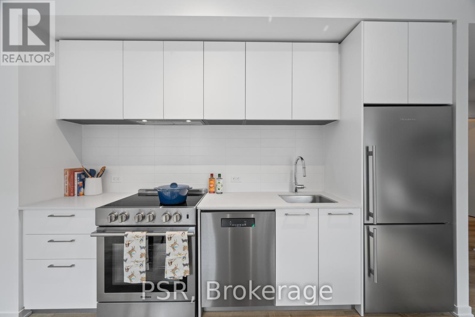 610 - 101 Roehampton Avenue, Toronto, Ontario  M4P 2W2 - Photo 4 - C12706454