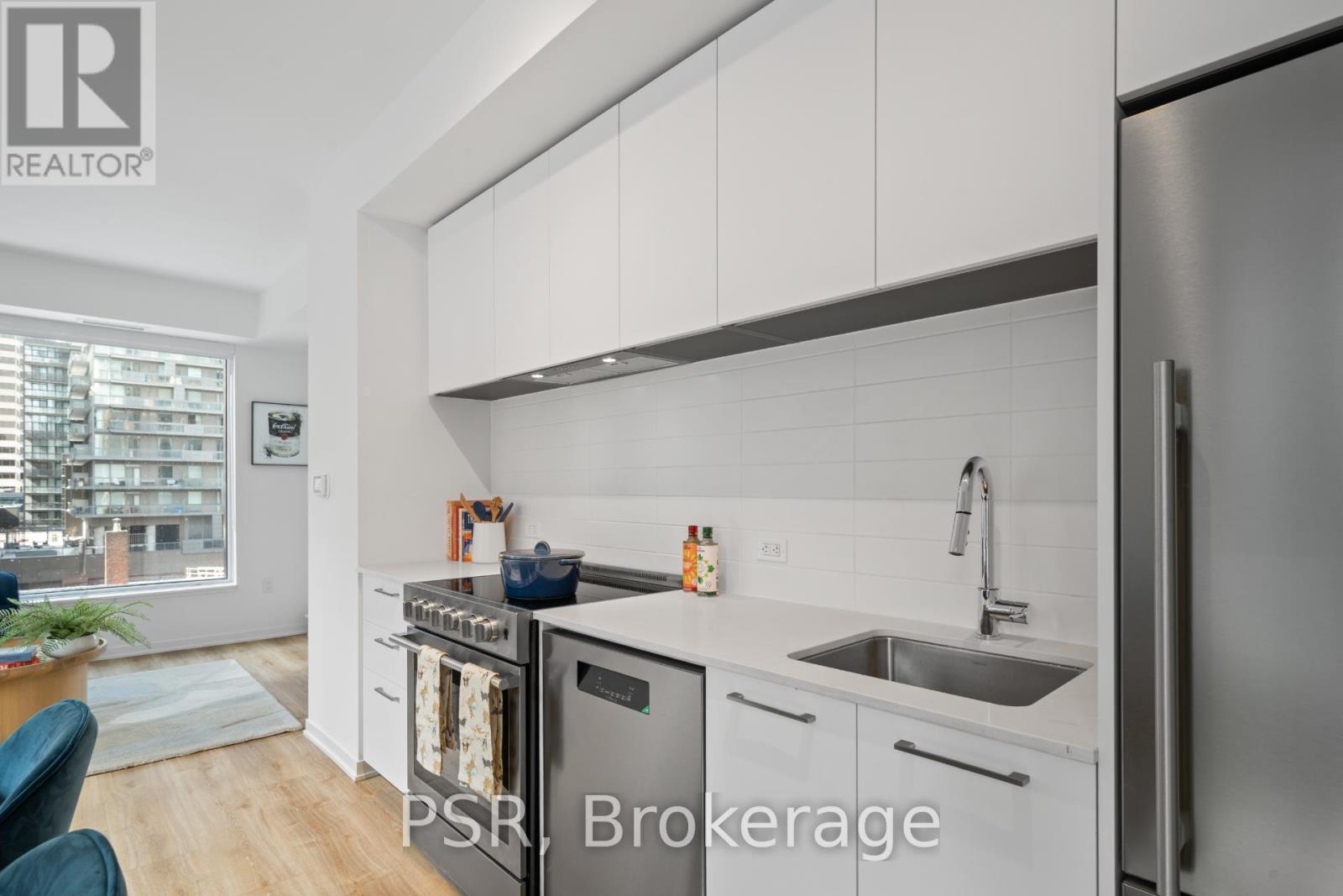 610 - 101 Roehampton Avenue, Toronto, Ontario  M4P 2W2 - Photo 5 - C12706454