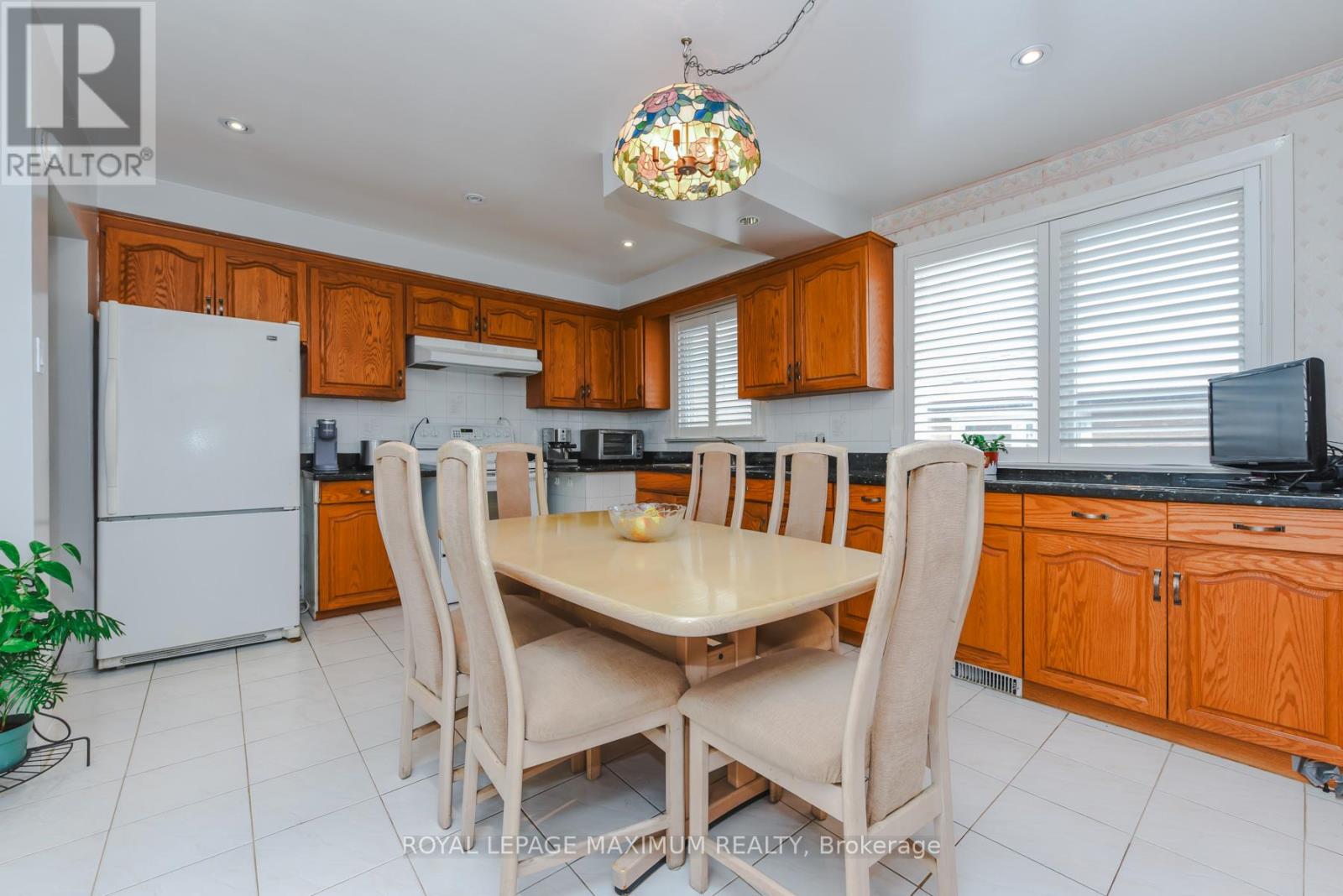 47 Fallingdale Crescent, Toronto, Ontario  M3J 1C4 - Photo 18 - W12905304