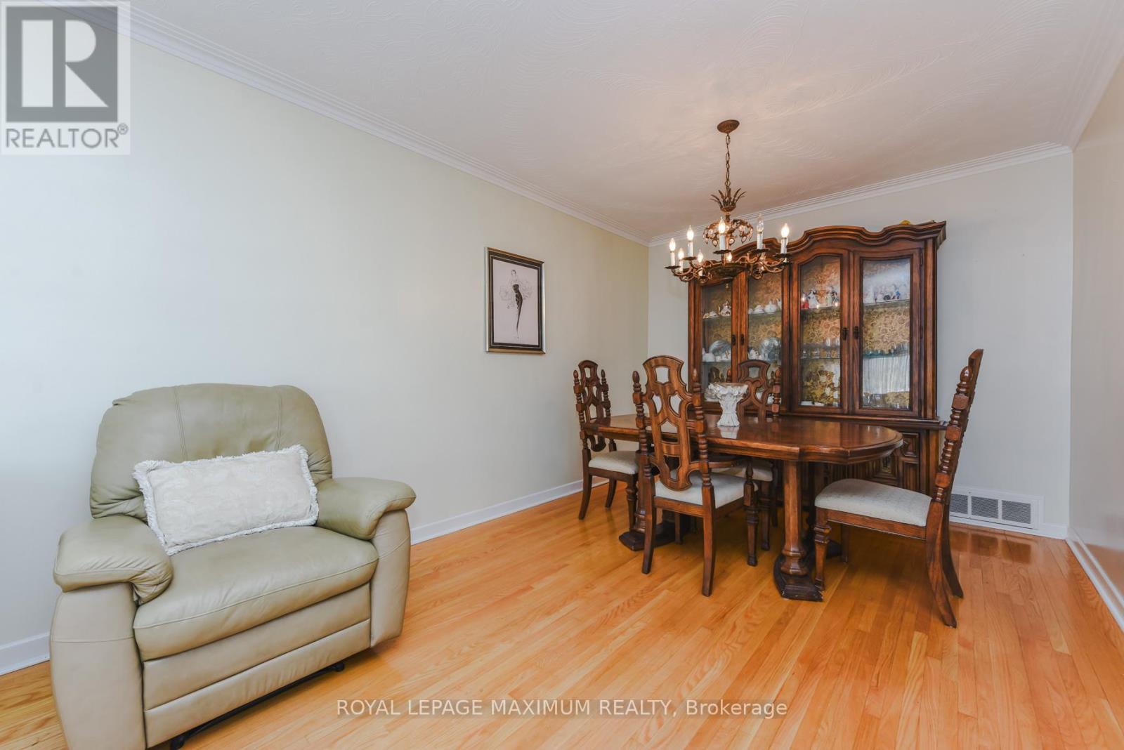 47 Fallingdale Crescent, Toronto, Ontario  M3J 1C4 - Photo 25 - W12905304