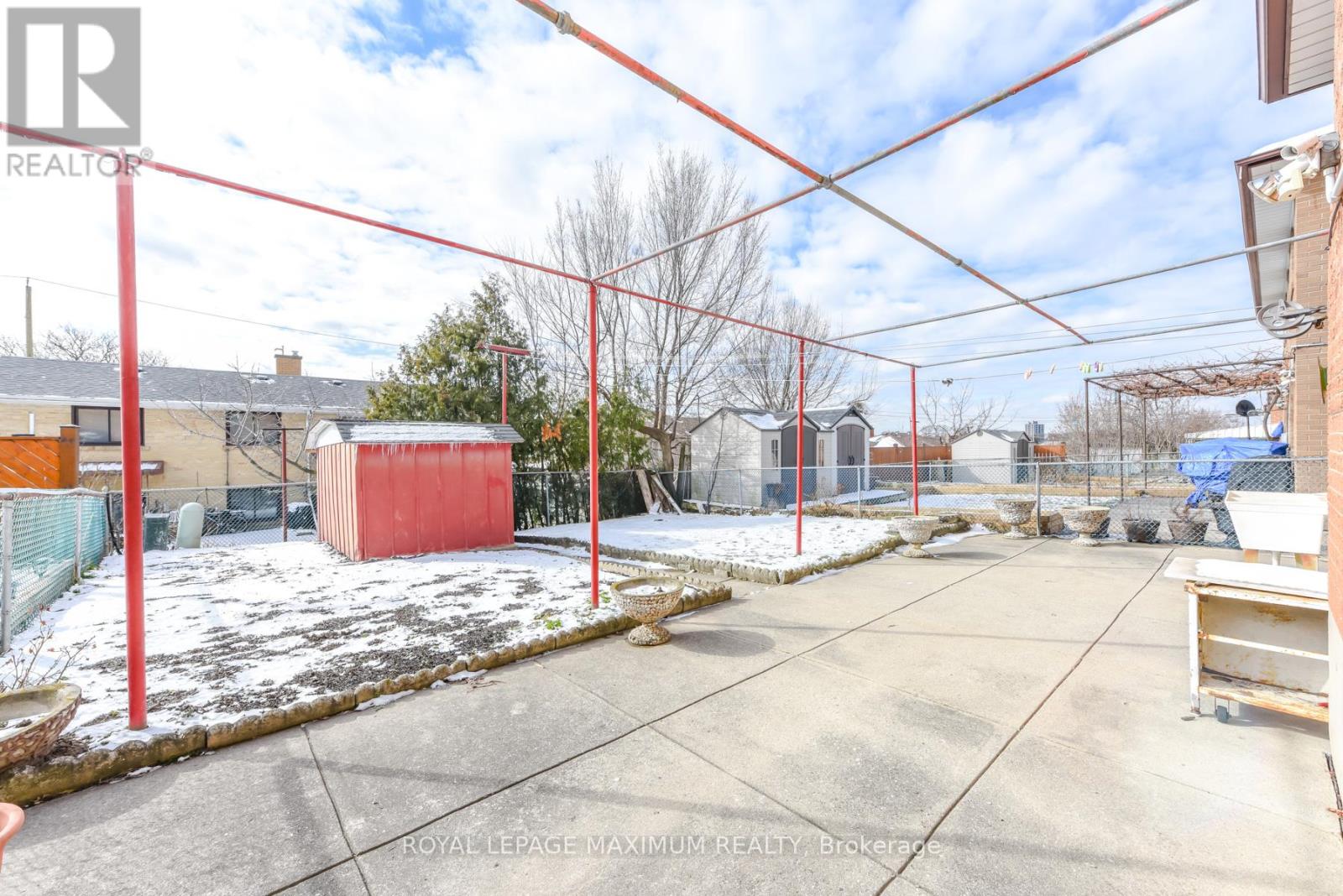 47 Fallingdale Crescent, Toronto, Ontario  M3J 1C4 - Photo 11 - W12905304