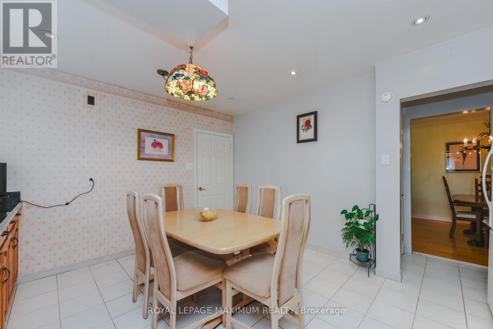 47 Fallingdale Crescent, Toronto, Ontario  M3J 1C4 - Photo 20 - W12905304