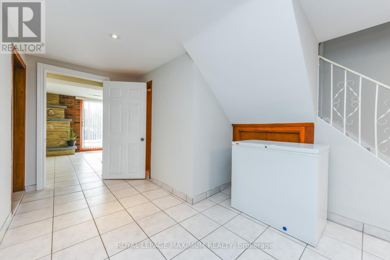 47 Fallingdale Crescent, Toronto, Ontario  M3J 1C4 - Photo 41 - W12905304