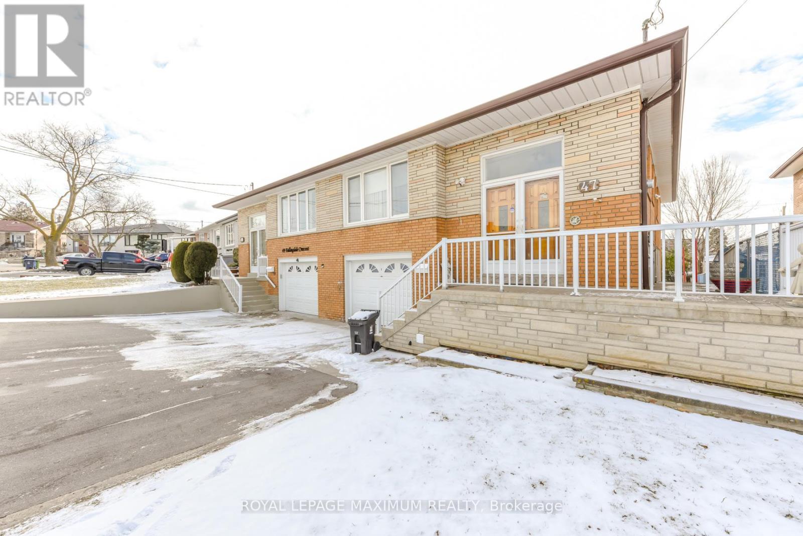 47 Fallingdale Crescent, Toronto, Ontario  M3J 1C4 - Photo 7 - W12905304