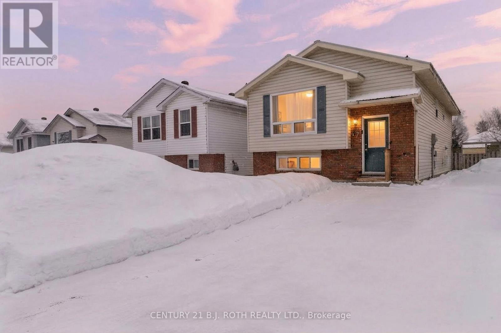 37 LOUISE LANE, Orillia, Ontario