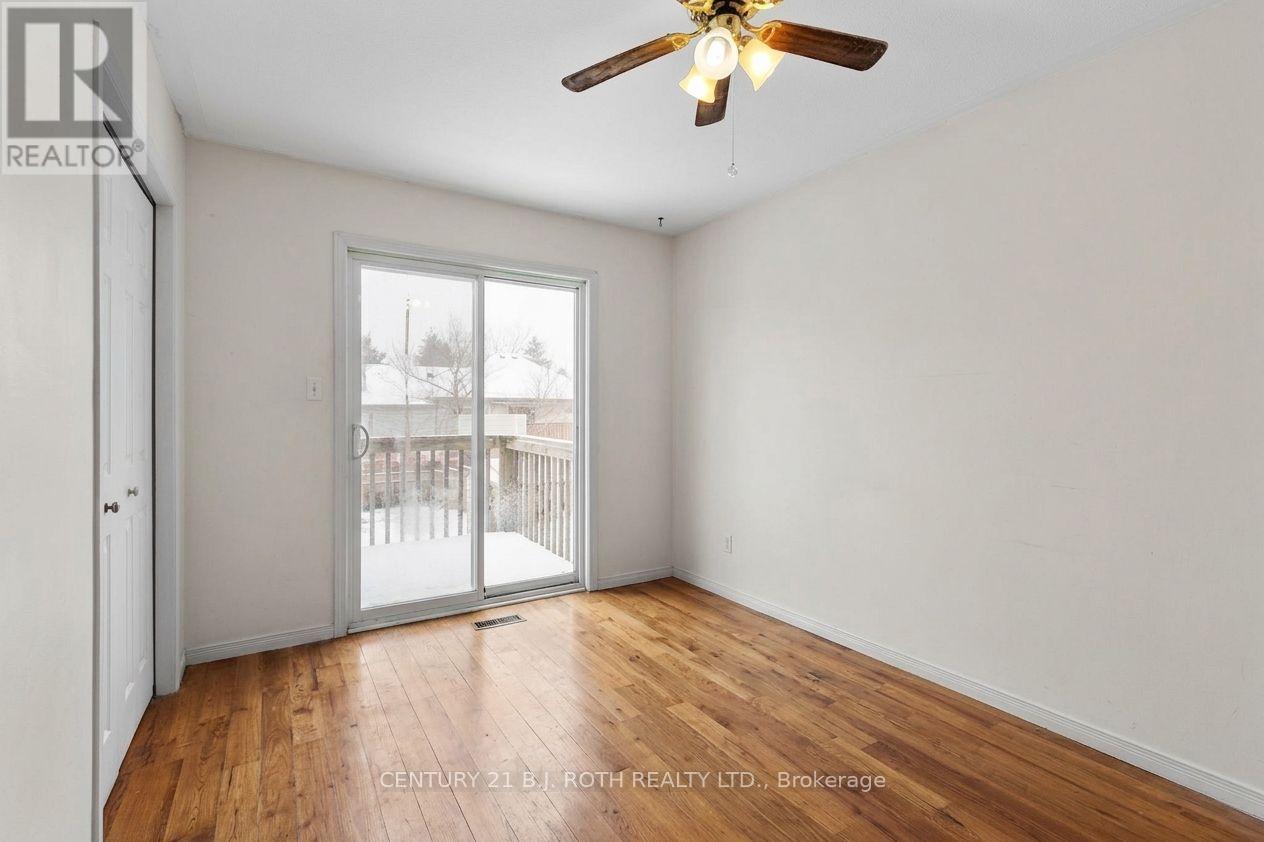 37 Louise Lane, Orillia, Ontario  L3V 7W1 - Photo 10 - S12905530