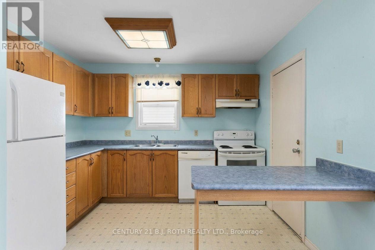 37 Louise Lane, Orillia, Ontario  L3V 7W1 - Photo 6 - S12905530