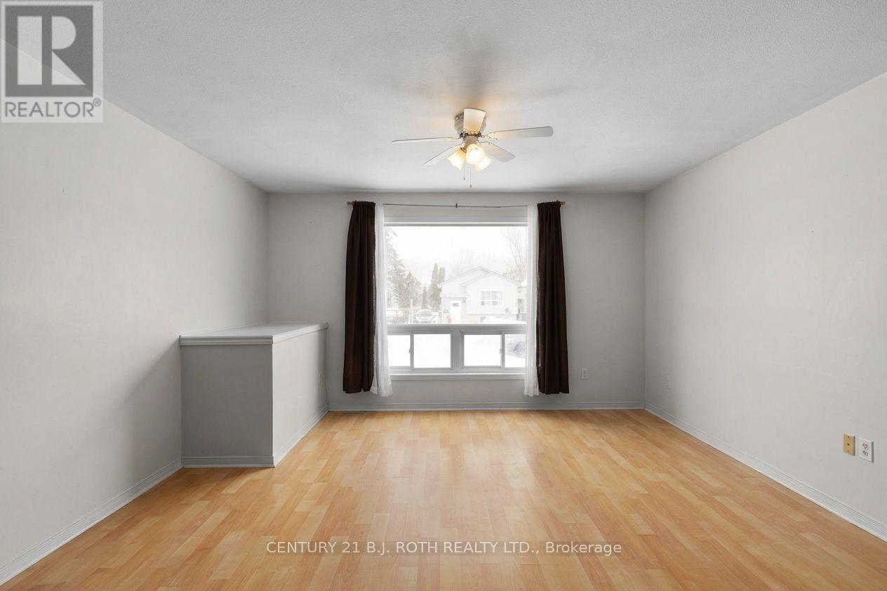 37 Louise Lane, Orillia, Ontario  L3V 7W1 - Photo 8 - S12905530