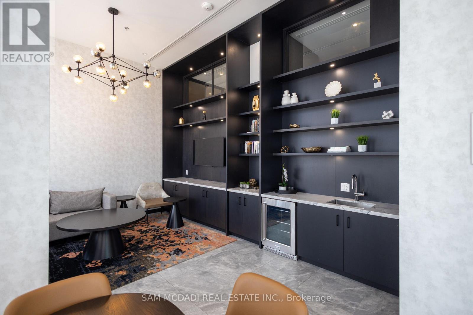 703 - 3005 Pine Glen Road, Oakville, Ontario  L6M 5P5 - Photo 5 - W12905552