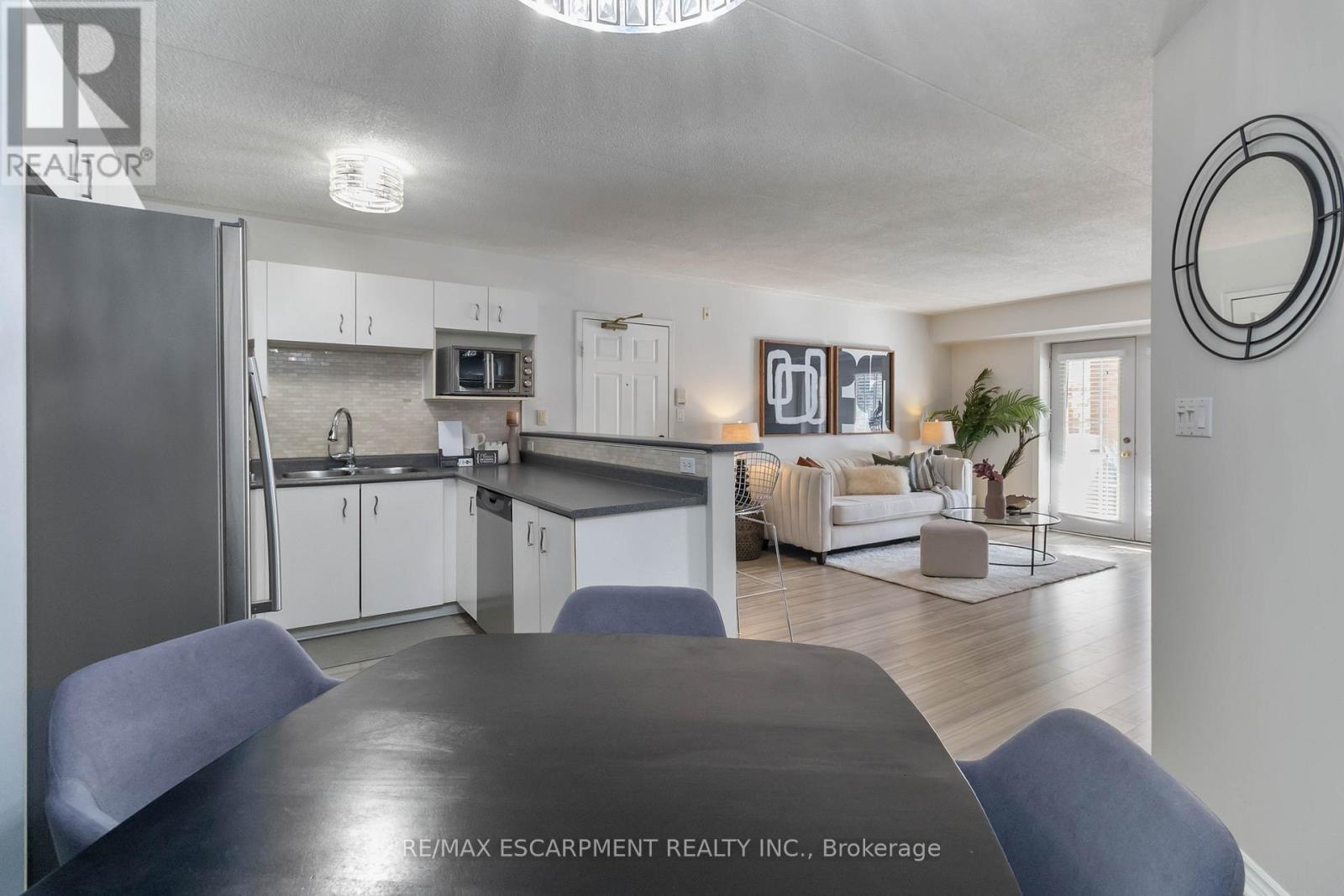 110 - 4015 Kilmer Drive, Burlington, Ontario  L7M 4M4 - Photo 16 - W12905580