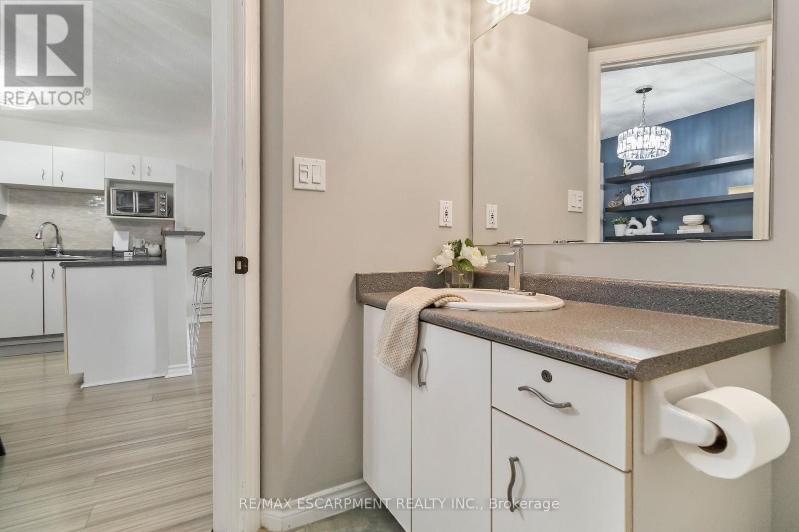 110 - 4015 Kilmer Drive, Burlington, Ontario  L7M 4M4 - Photo 20 - W12905580