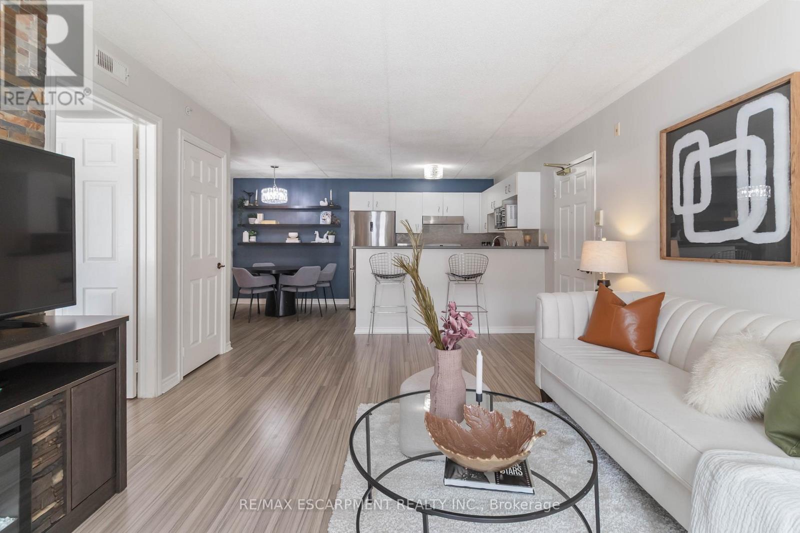 110 - 4015 Kilmer Drive, Burlington, Ontario  L7M 4M4 - Photo 7 - W12905580