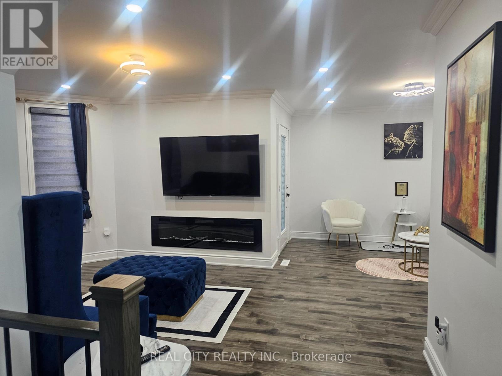 1680 Samuelson Circle, Mississauga, Ontario  L5N 7Z7 - Photo 10 - W12905596