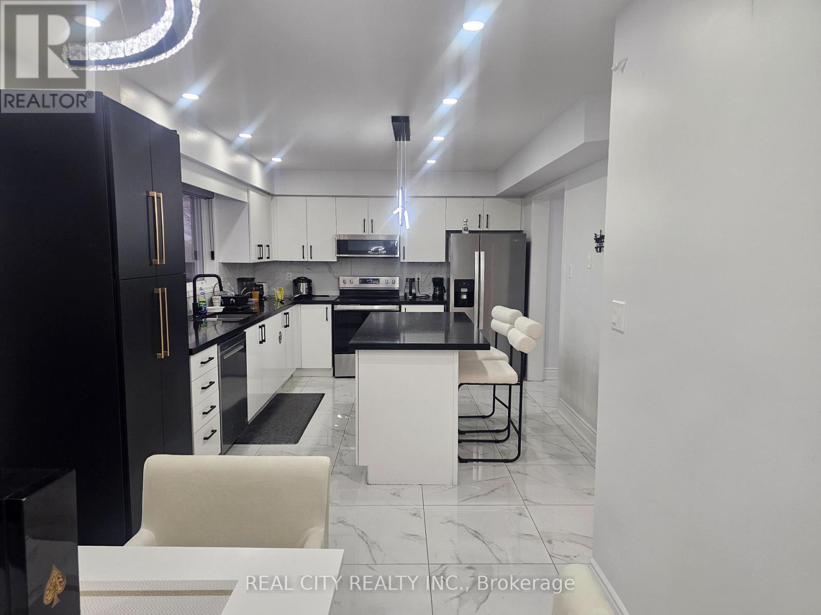 1680 Samuelson Circle, Mississauga, Ontario  L5N 7Z7 - Photo 18 - W12905596