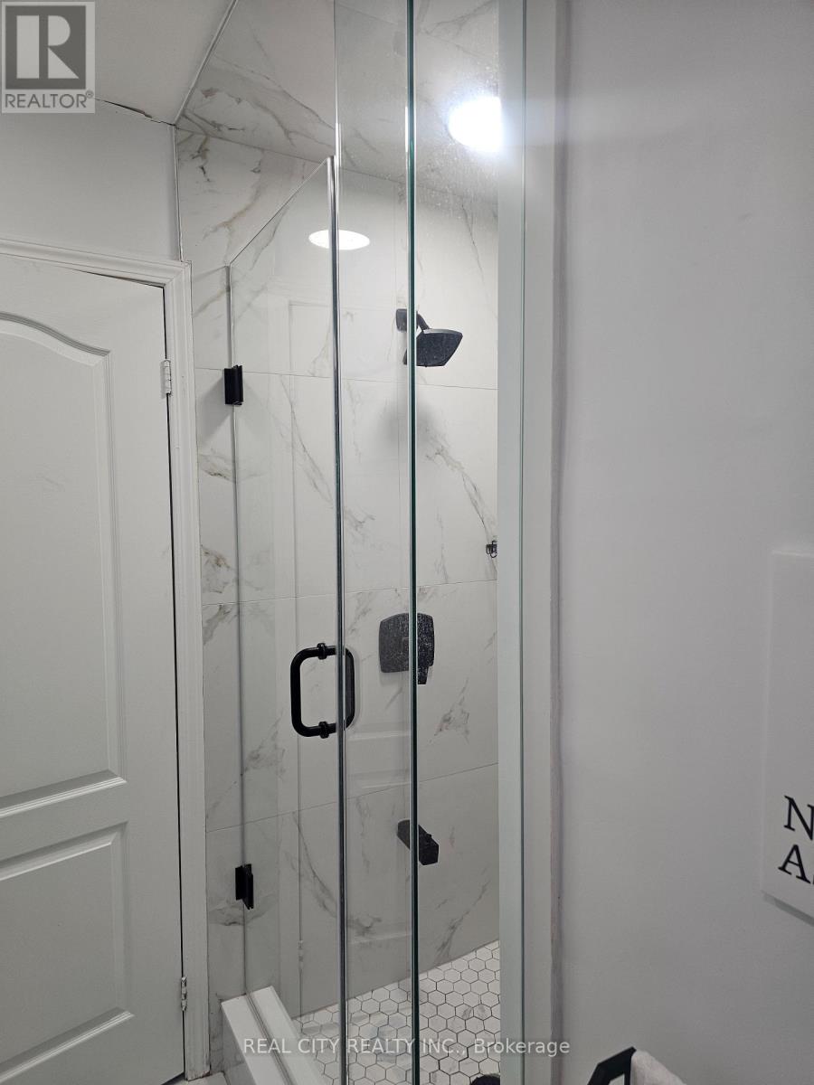 1680 Samuelson Circle, Mississauga, Ontario  L5N 7Z7 - Photo 26 - W12905596