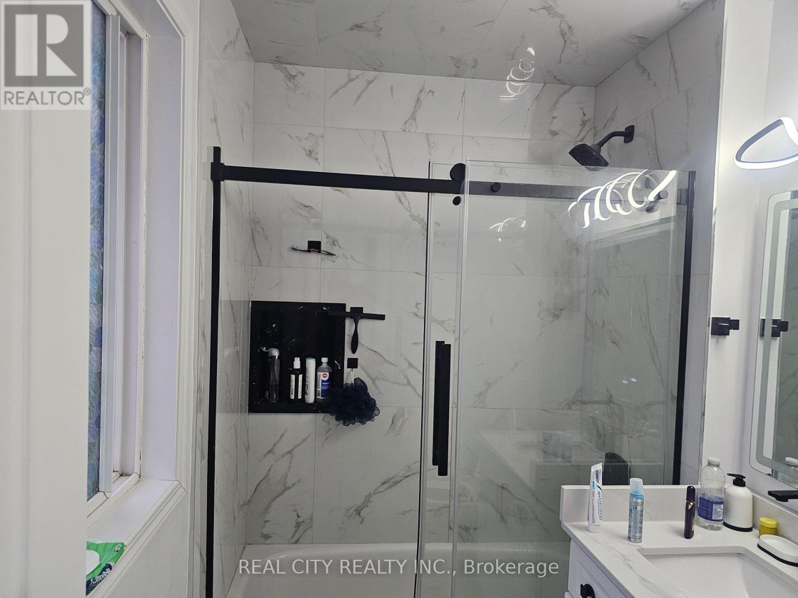 1680 Samuelson Circle, Mississauga, Ontario  L5N 7Z7 - Photo 32 - W12905596