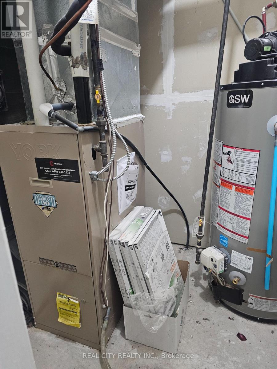 1680 Samuelson Circle, Mississauga, Ontario  L5N 7Z7 - Photo 45 - W12905596