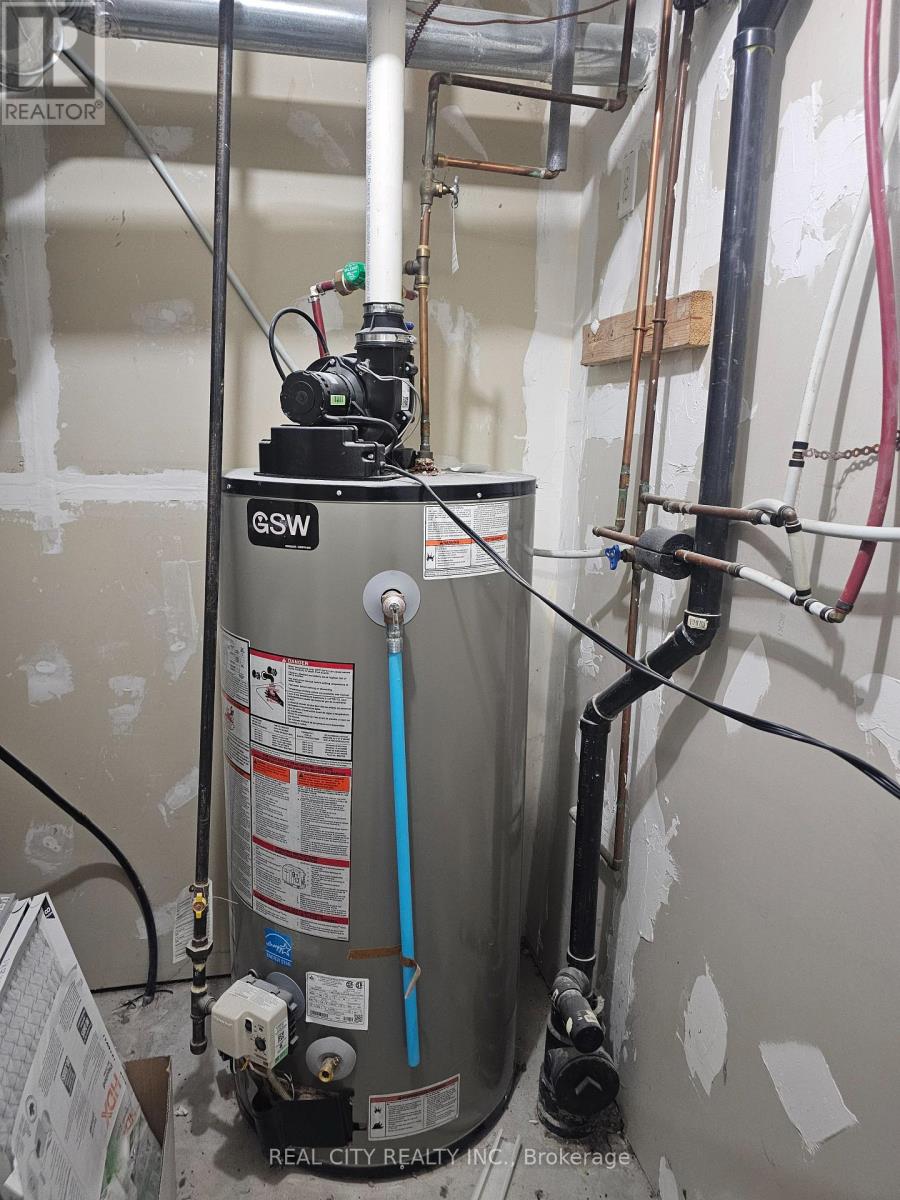 1680 Samuelson Circle, Mississauga, Ontario  L5N 7Z7 - Photo 46 - W12905596