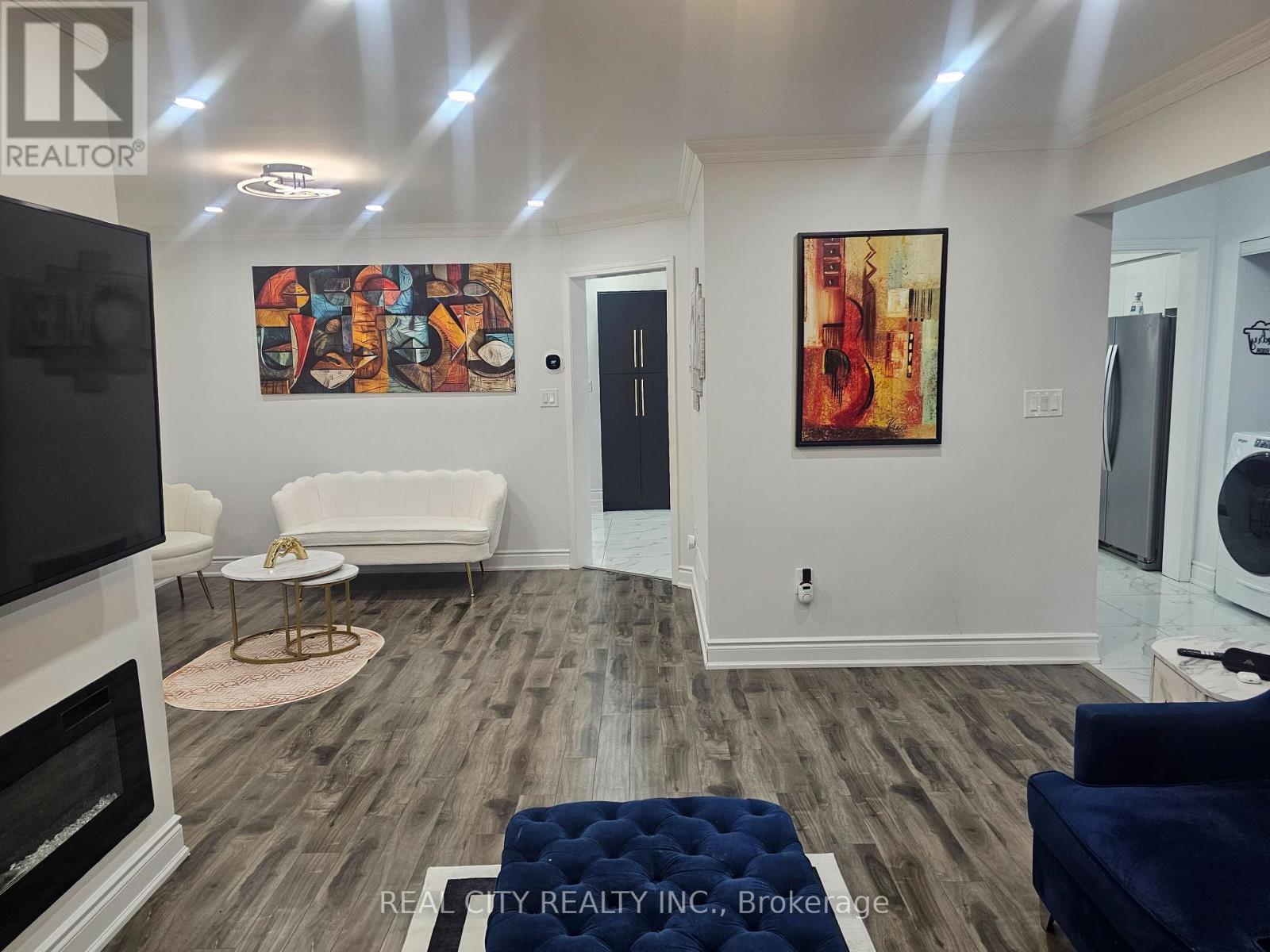 1680 Samuelson Circle, Mississauga, Ontario  L5N 7Z7 - Photo 8 - W12905596