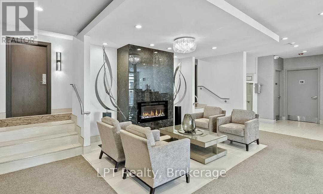 815 - 340 Watson Street W, Whitby, Ontario  L1N 9G1 - Photo 6 - E12901708