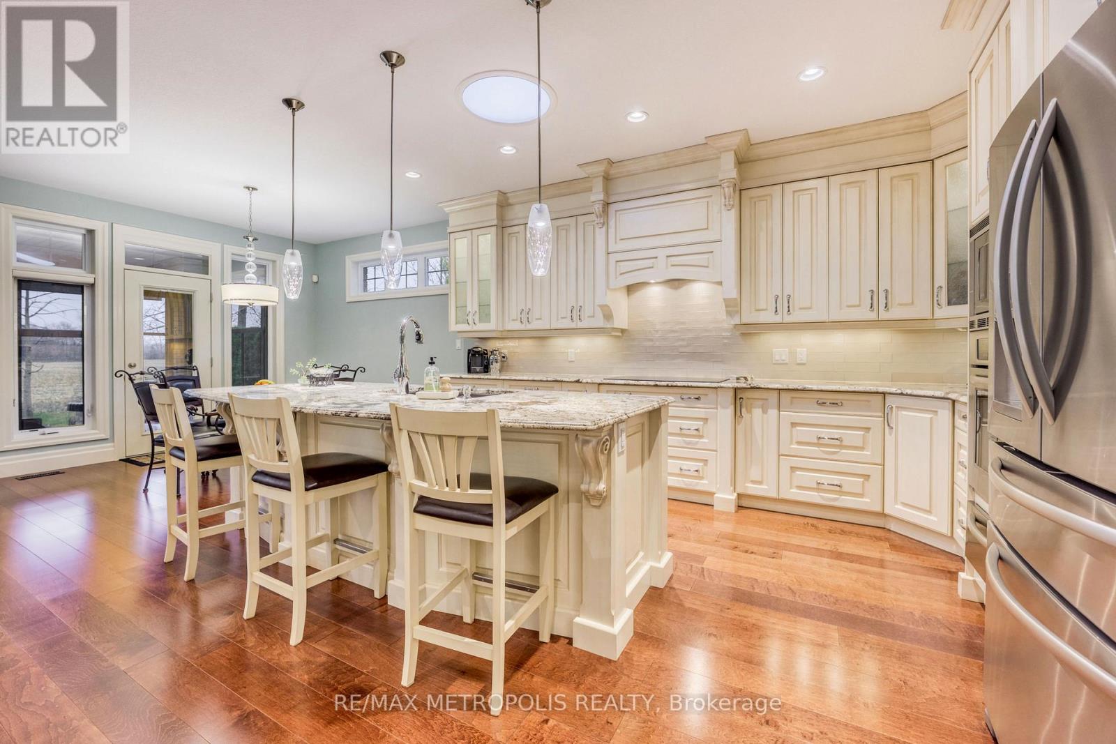 1221 Mike Weir Drive, Sarnia, Ontario  N0N 1C0 - Photo 10 - X12905556