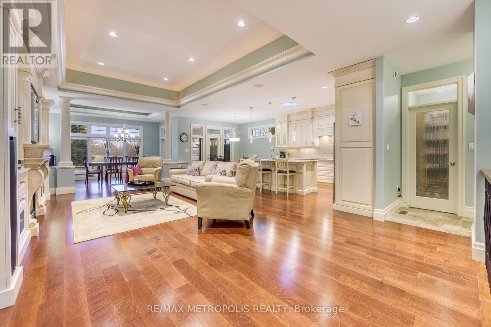 1221 Mike Weir Drive, Sarnia, Ontario  N0N 1C0 - Photo 3 - X12905556