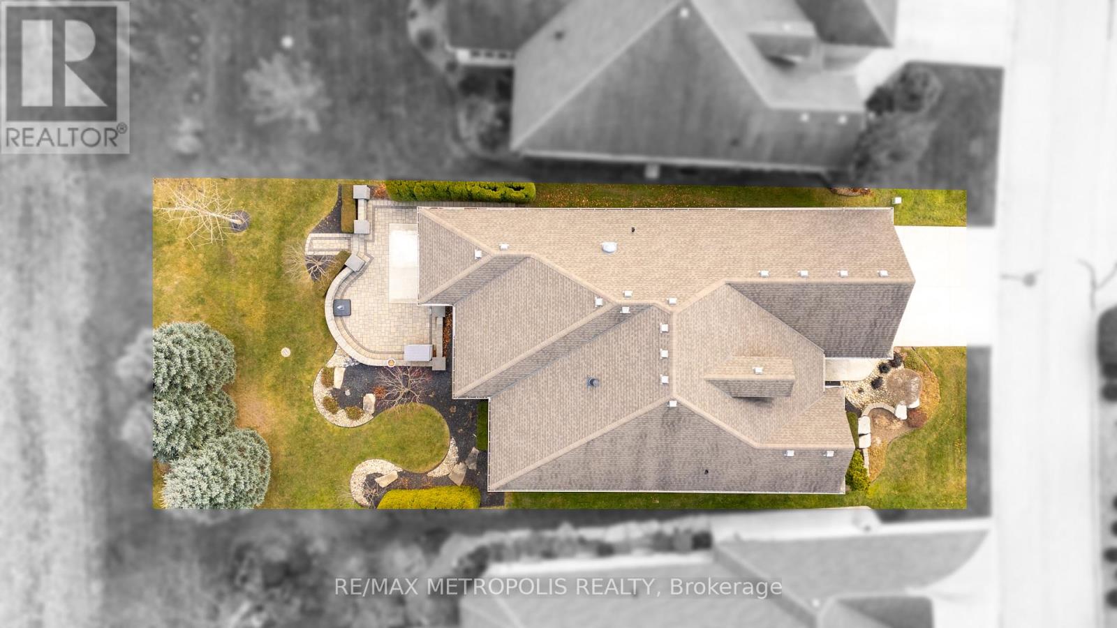 1221 Mike Weir Drive, Sarnia, Ontario  N0N 1C0 - Photo 37 - X12905556