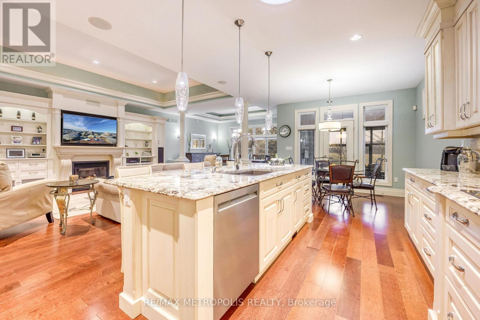 1221 Mike Weir Drive, Sarnia, Ontario  N0N 1C0 - Photo 9 - X12905556