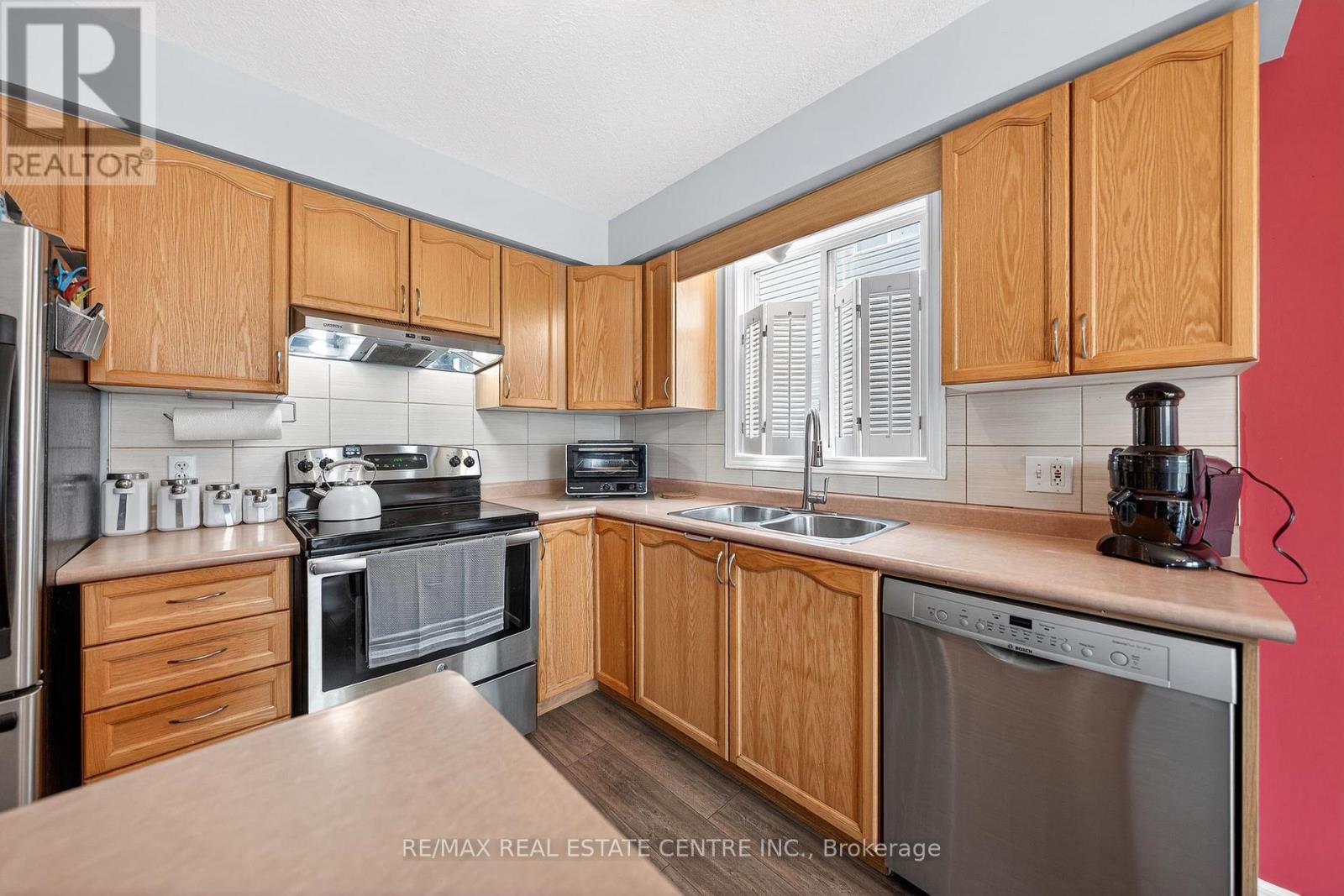 114 Stiefelmeyer Crescent, Wilmot, Ontario  N3A 4K6 - Photo 11 - X12905572