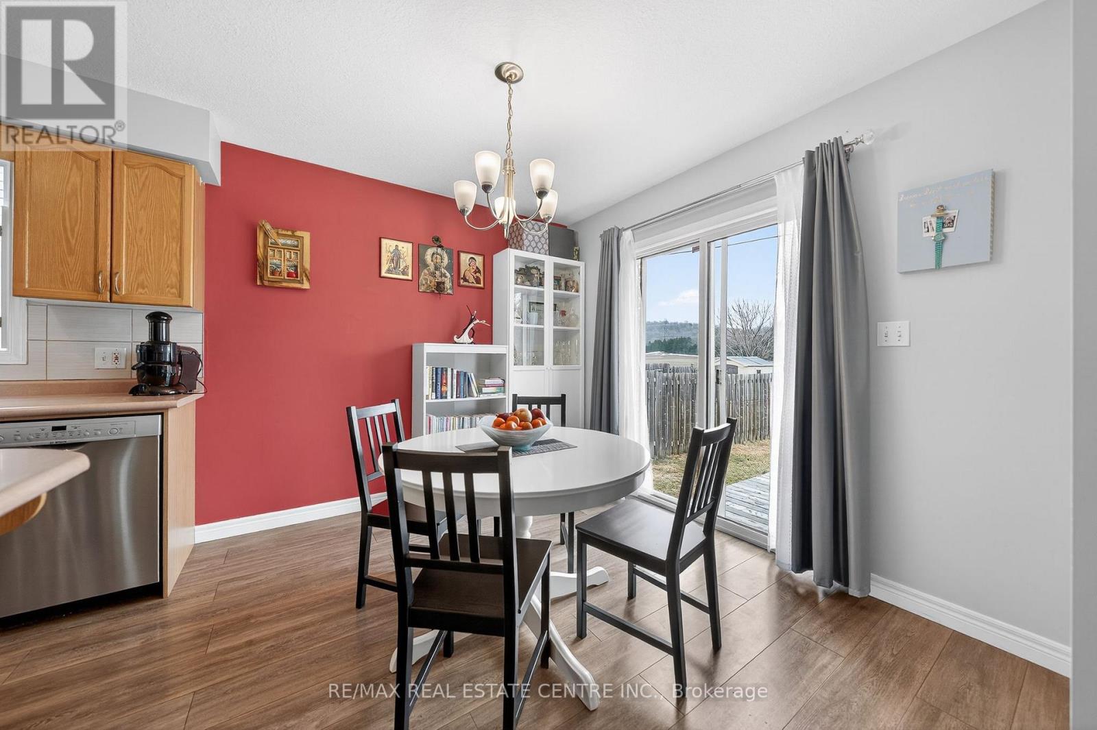 114 Stiefelmeyer Crescent, Wilmot, Ontario  N3A 4K6 - Photo 6 - X12905572