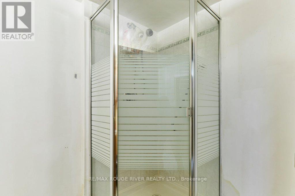 34 Cedar Court, Kawartha Lakes, Ontario  K9V 6A9 - Photo 27 - X12905586